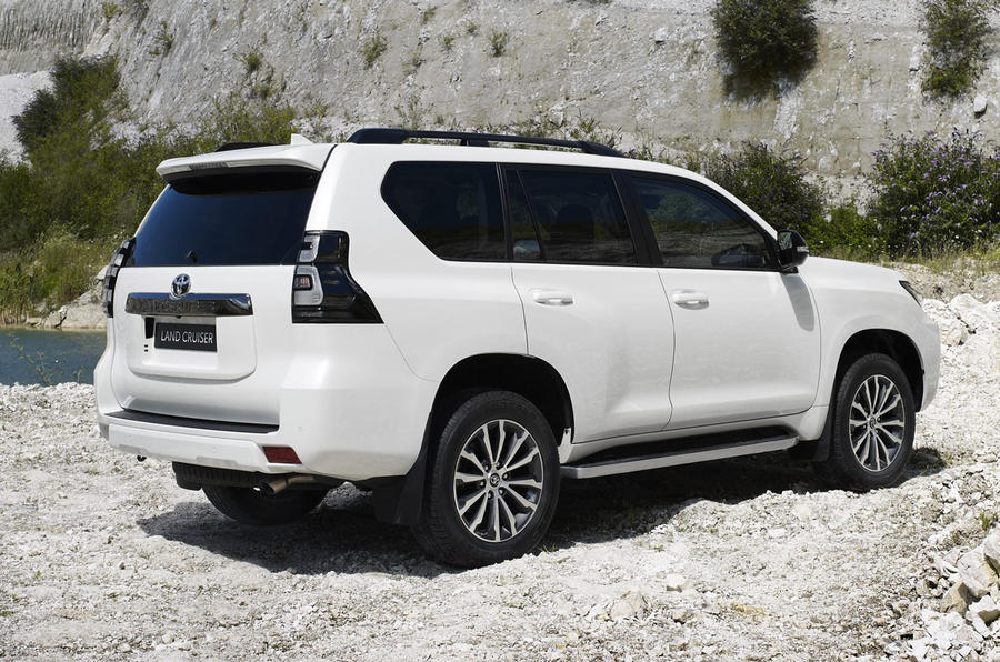 Land Cruiser Prado 2021 sắp được bán tại Việt Nam, hướng dẫn cách để khách mua ‘sớm có xe’ 4 Land Cruiser Prado 2021 sắp được bán tại Việt Nam, hướng dẫn cách để khách mua ‘sớm có xe’ 4
