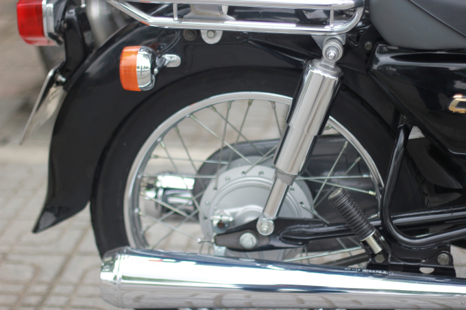 Xe côn tay ‘Hoàng tử đen’ tái xuất tại Hà Nội, thét giá đắt hơn cả dòng 1000cc - Ảnh 6