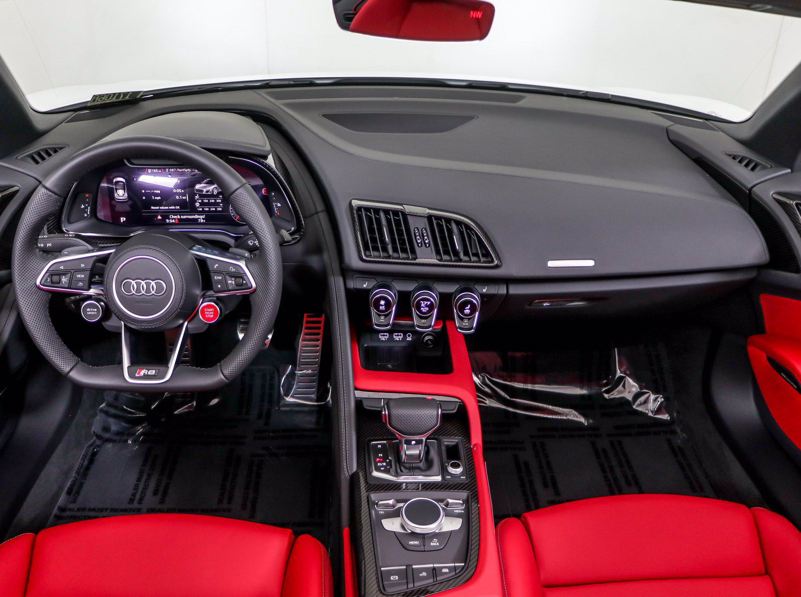 Audi R8 Spyder 2021 chào hàng đại gia Việt Nam kèm mức giá ‘rẻ bất ngờ’ - Ảnh 4 Audi R8 Spyder 2021 chào hàng đại gia Việt Nam kèm mức giá ‘rẻ bất ngờ’ - Ảnh 4