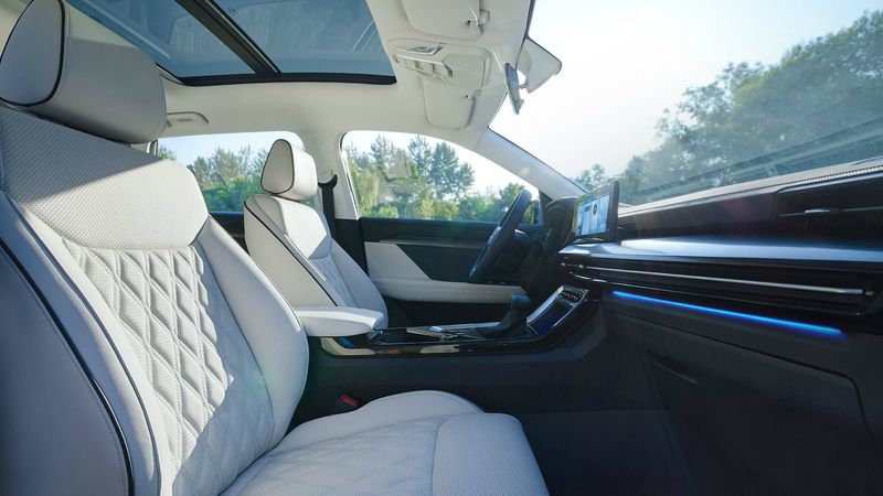 SUV cỡ nhỏ đình đám của Trung Quốc vừa ra mắt, hàng loạt ông lớn bắt đầu ‘lo sốt vó’ - Ảnh 4