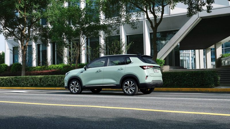 SUV cỡ nhỏ đình đám của Trung Quốc vừa ra mắt, hàng loạt ông lớn bắt đầu ‘lo sốt vó’ - Ảnh 2