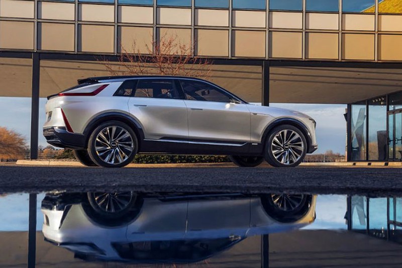 Giải mã sức hút khiến Cadillac Lyriq cháy hàng sau 10 phút mở bán, đối thủ cạnh tranh VinFast VF e35 - Ảnh 2 Giải mã sức hút khiến Cadillac Lyriq cháy hàng sau 10 phút mở bán, đối thủ cạnh tranh VinFast VF e35 - Ảnh 2