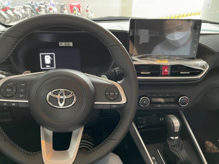 Toyota Raize lộ diện sớm hơn dự kiến, khách Việt hào hứng đón chào mẫu SUV mini giá rẻ 5 Toyota Raize lộ diện sớm hơn dự kiến, khách Việt hào hứng đón chào mẫu SUV mini giá rẻ 5