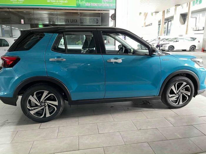 Toyota Raize lộ diện sớm hơn dự kiến, khách Việt hào hứng đón chào mẫu SUV mini giá rẻ 2 Toyota Raize lộ diện sớm hơn dự kiến, khách Việt hào hứng đón chào mẫu SUV mini giá rẻ 2