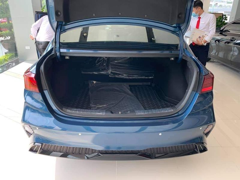 Cận cảnh Kia K3 có mặt tại đại lý, dân tình náo loạn vì một chi tiết khó hiểu - Ảnh 9 Cận cảnh Kia K3 có mặt tại đại lý, dân tình náo loạn vì một chi tiết khó hiểu - Ảnh 9