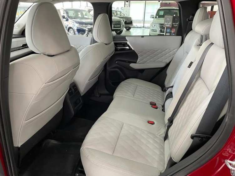 Xem trước ảnh thực của Mitsubishi Outlander 2022 sắp về Việt Nam: Đột phá toàn diện về nội thất - Ảnh 8 Xem trước ảnh thực của Mitsubishi Outlander 2022 sắp về Việt Nam: Đột phá toàn diện về nội thất - Ảnh 8