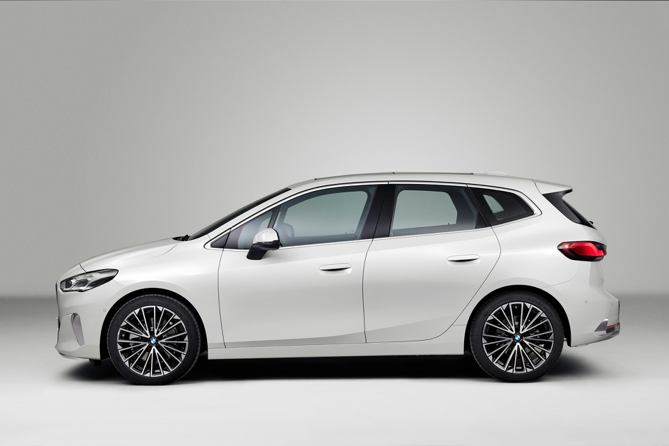 BMW sắp tung bộ sản phẩm Active Tourer thế hệ mới, tiếp nối thành công của dòng 2-Series - Ảnh 3 BMW sắp tung bộ sản phẩm Active Tourer thế hệ mới, tiếp nối thành công của dòng 2-Series - Ảnh 3