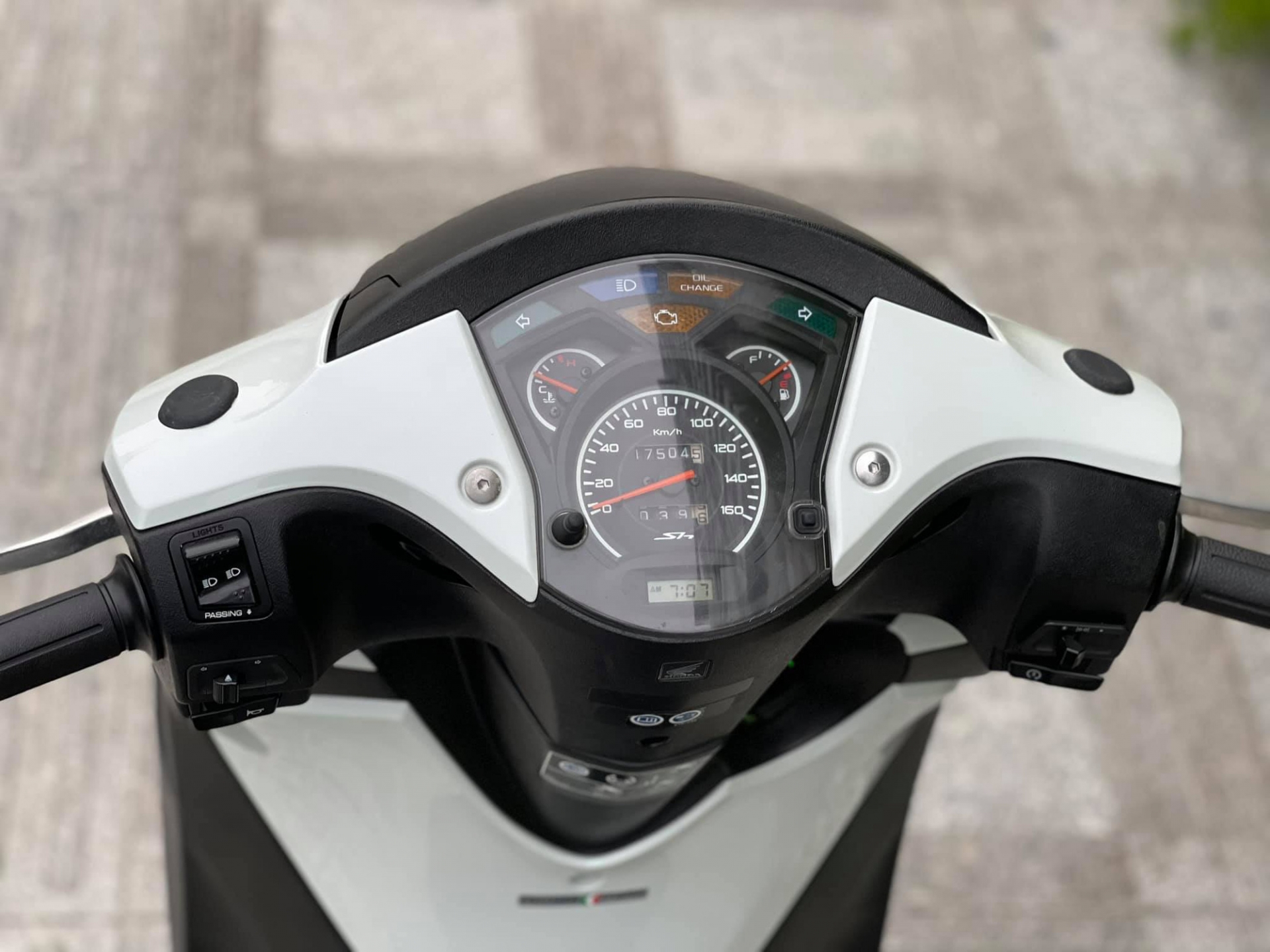 Honda SH 150i cũ rao bán giá 1 tỷ đồng, xe tìm được chủ mới chỉ sau 4 ngày - Ảnh 3 Honda SH 150i cũ rao bán giá 1 tỷ đồng, xe tìm được chủ mới chỉ sau 4 ngày - Ảnh 3