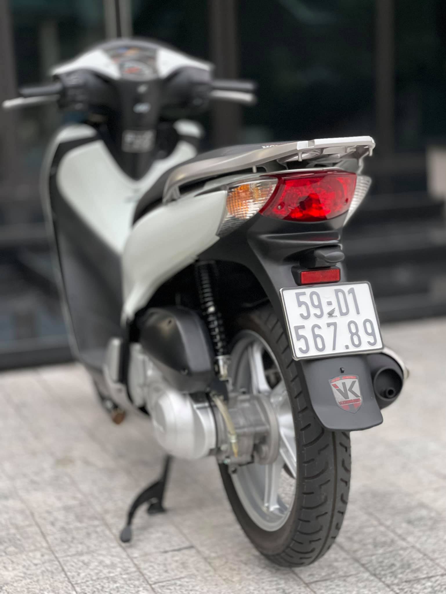 Honda SH 150i cũ rao bán giá 1 tỷ đồng, xe tìm được chủ mới chỉ sau 4 ngày - Ảnh 5 Honda SH 150i cũ rao bán giá 1 tỷ đồng, xe tìm được chủ mới chỉ sau 4 ngày - Ảnh 5