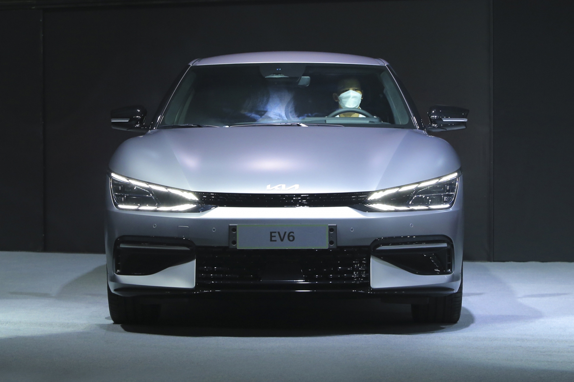 Xem trước Kia EV6 sắp được bán chính hãng tại Việt Nam, lá cờ đầu cho xu hướng hoàn toàn mới 1 Xem trước Kia EV6 sắp được bán chính hãng tại Việt Nam, lá cờ đầu cho xu hướng hoàn toàn mới 1