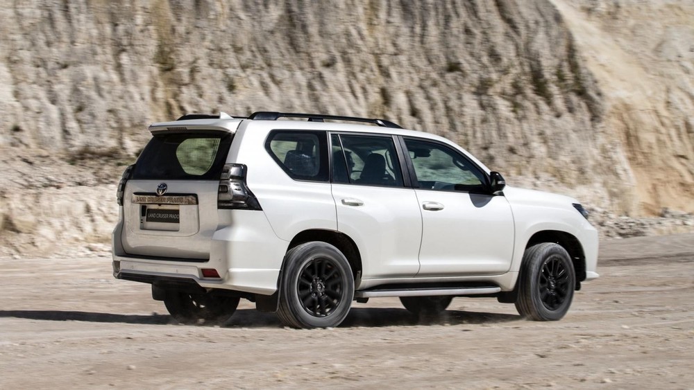 Toyota Land Cruiser Prado đời mới đã về Việt Nam: Cận cảnh chi tiết đối thủ đáng gờm của Volkswagen Teramont 2 Toyota Land Cruiser Prado đời mới đã về Việt Nam: Cận cảnh chi tiết đối thủ đáng gờm của Volkswagen Teramont 2