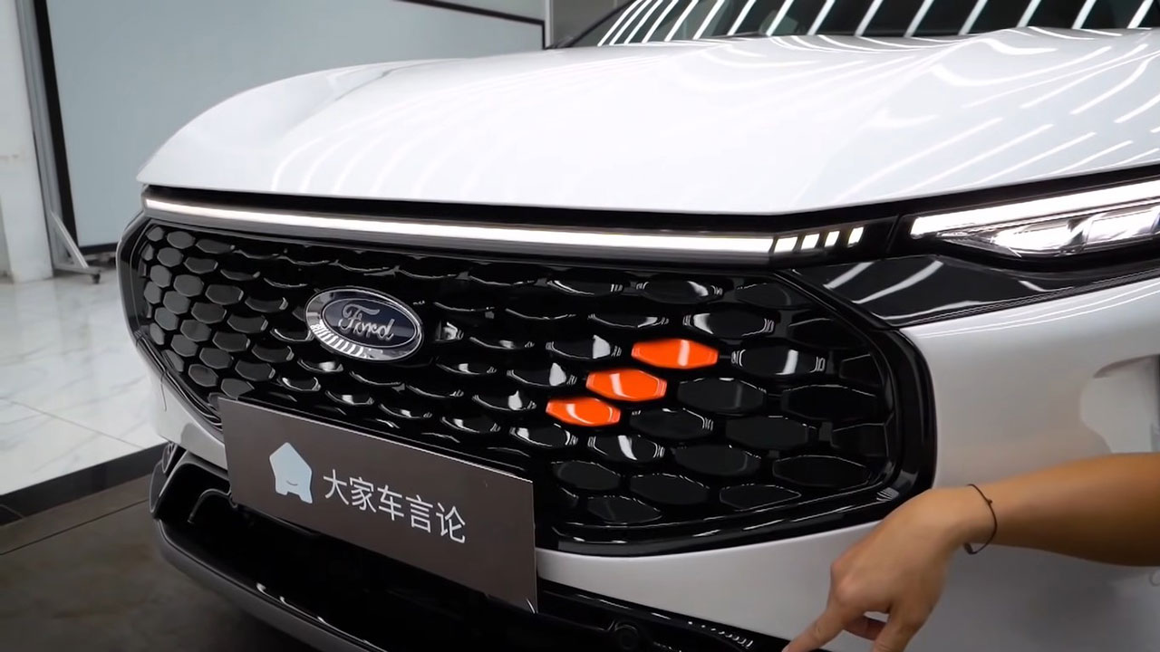 Cận cảnh Ford Evos 2021, mẫu xe đẹp không tì vết khiến khách Việt ao ước 3 Cận cảnh Ford Evos 2021, mẫu xe đẹp không tì vết khiến khách Việt ao ước 3