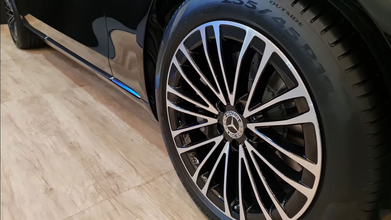 Soi từng góc cạnh của Mercedes-Benz S450 2022 vừa về đại lý: Xe sang đỉnh cao đẹp không tì vết - Ảnh 5 Soi từng góc cạnh của Mercedes-Benz S450 2022 vừa về đại lý: Xe sang đỉnh cao đẹp không tì vết - Ảnh 5