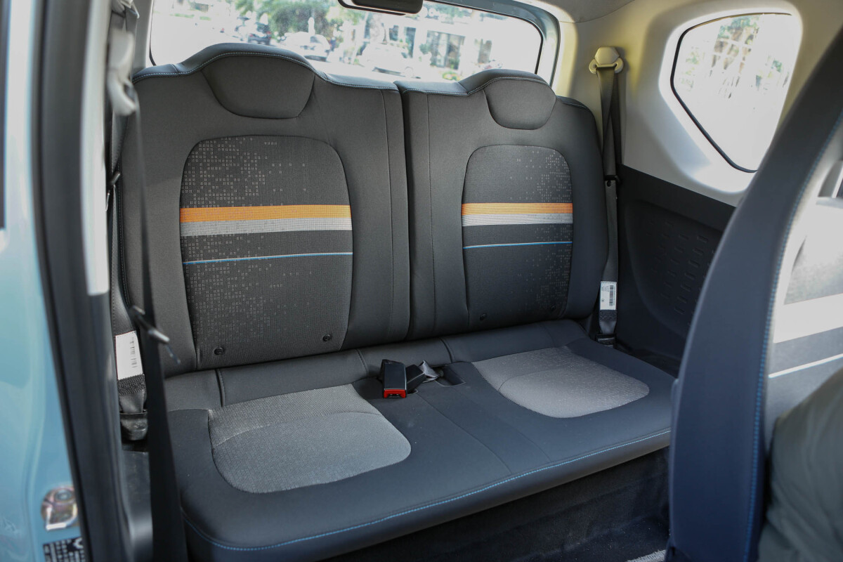 Cận cảnh Hongguang Mini EV giá 150 triệu: Xe điện bán chạy nhất thế giới có mặt tại Việt Nam - Ảnh 7 Cận cảnh Hongguang Mini EV giá 150 triệu: Xe điện bán chạy nhất thế giới có mặt tại Việt Nam - Ảnh 7