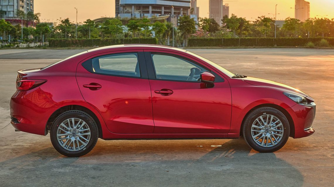 Giá xe Mazda2 mới nhất tháng 12/2021: Xe nhập sau ưu đãi chỉ từ 530 triệu đồng - Ảnh 1