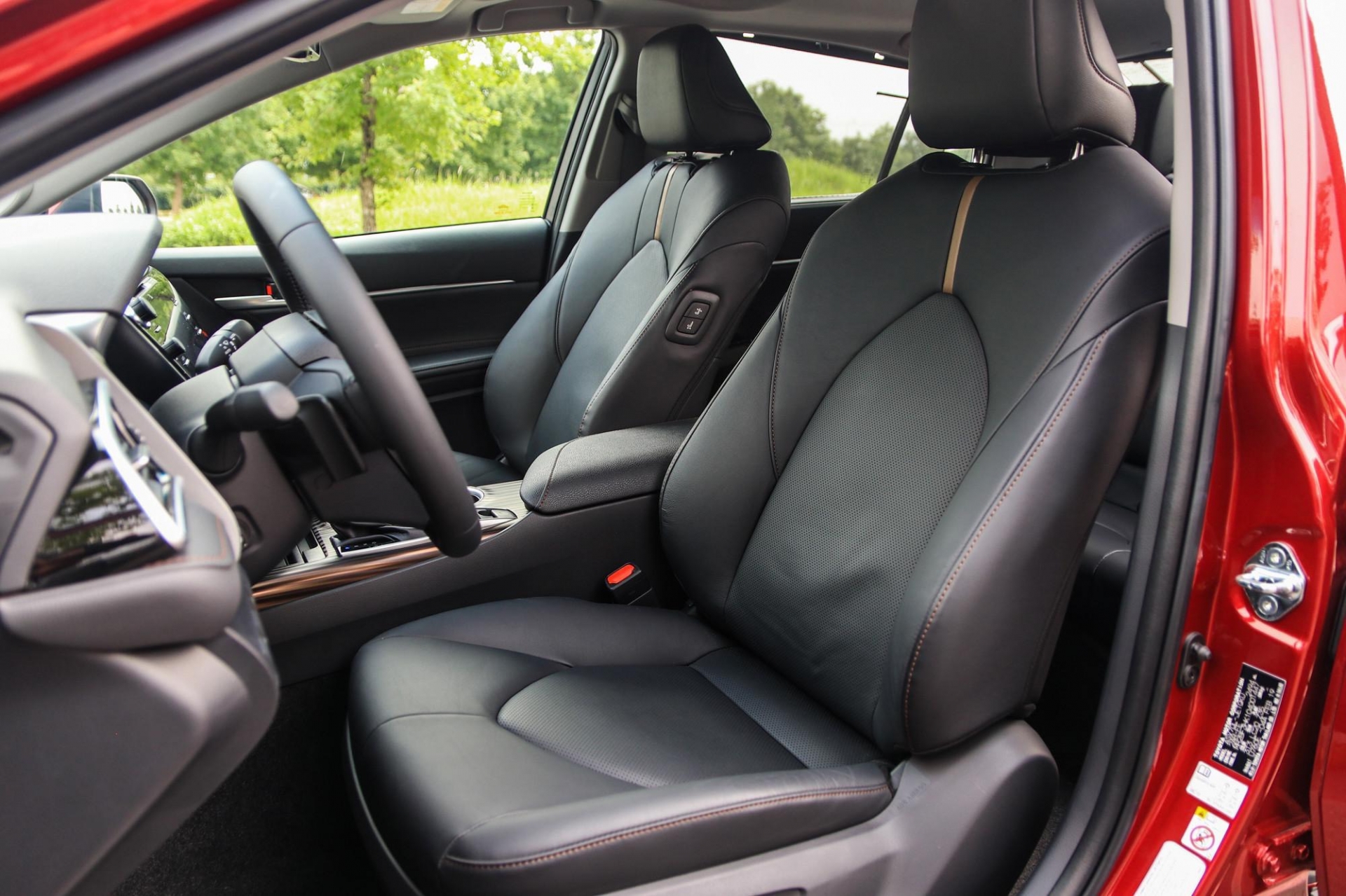 Đại lý xả hàng Toyota Camry đời cũ, giá giảm sâu chạm đáy thấp chưa từng có - Ảnh 4 Đại lý xả hàng Toyota Camry đời cũ, giá giảm sâu chạm đáy thấp chưa từng có - Ảnh 4