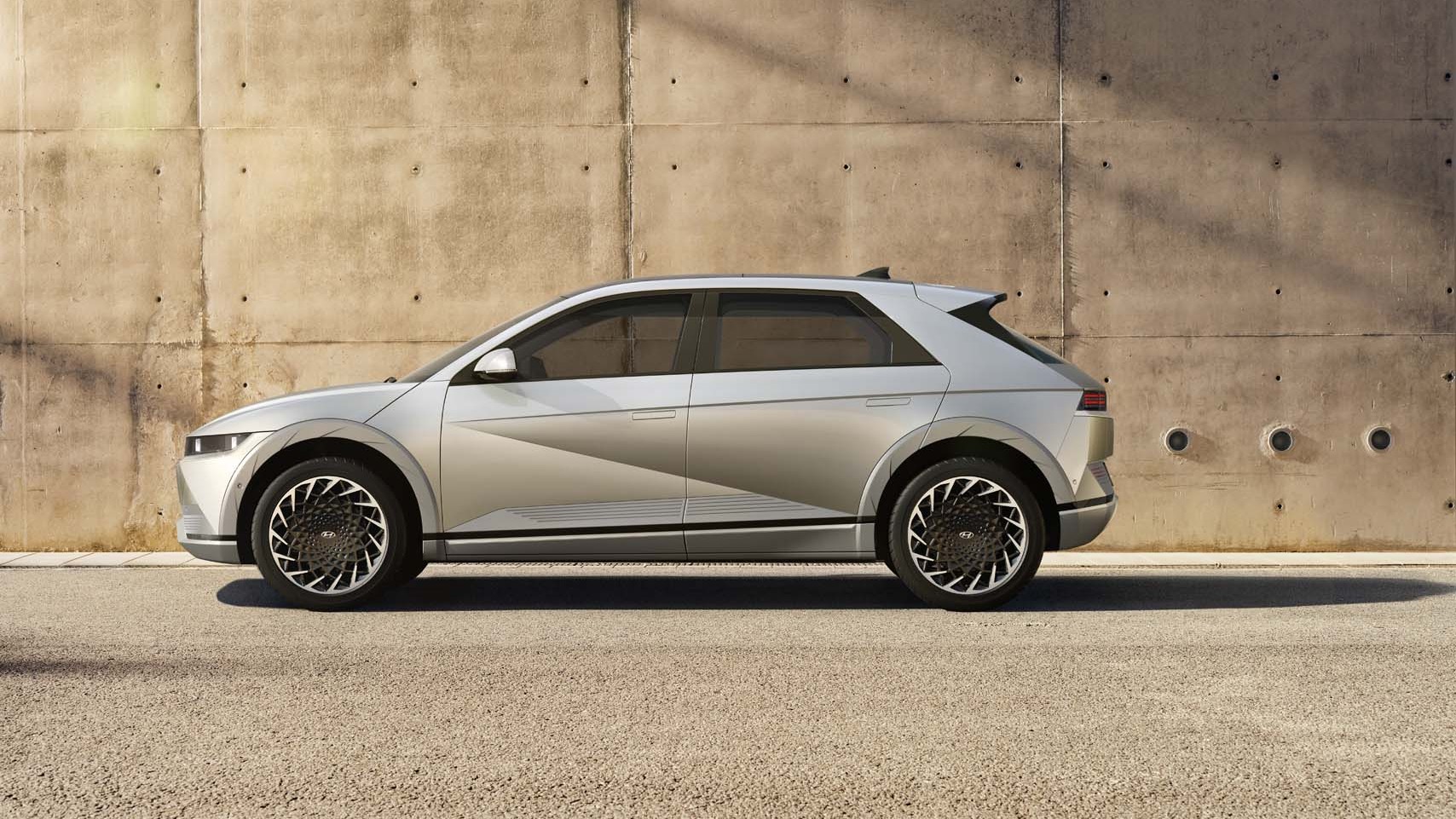 ‘Hàng hot’ Hyundai Ioniq 5 lên lịch mở bán tại Đông Nam Á ngay đầu năm 2022 - Ảnh 2 ‘Hàng hot’ Hyundai Ioniq 5 lên lịch mở bán tại Đông Nam Á ngay đầu năm 2022 - Ảnh 2