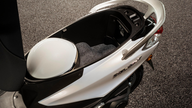 Yamaha launched a beautiful and shiny scooter model, ready to 'usurp the throne' Honda Lead 2