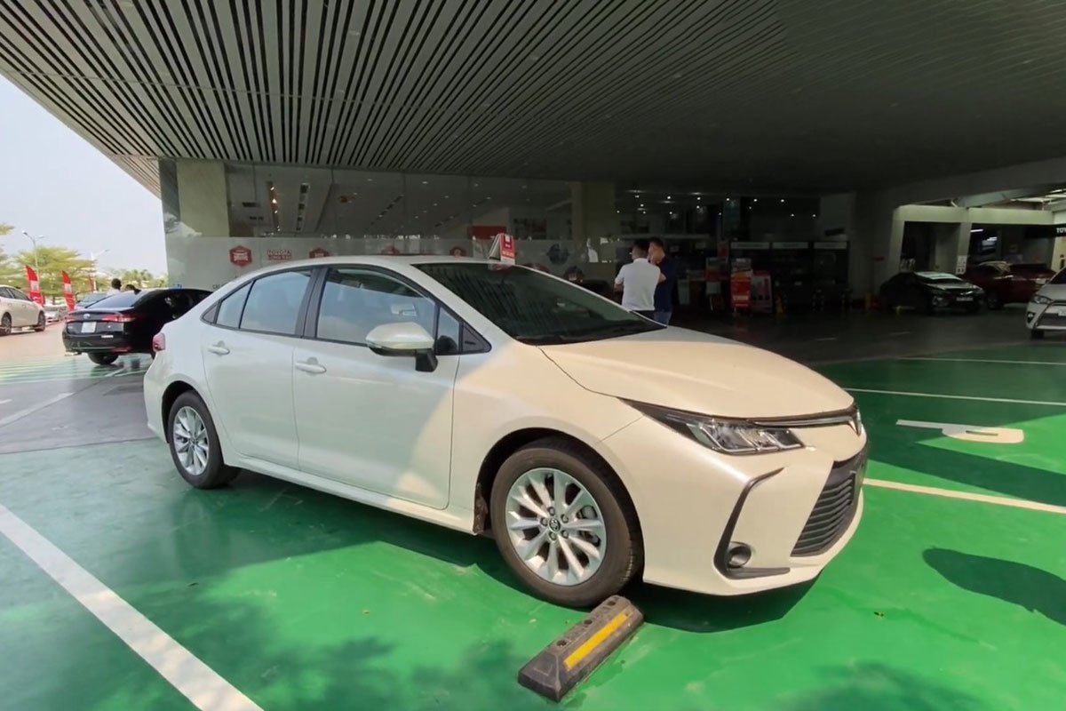 Toyota Corolla Altis 2022 sắp mở bán: Áp đảo công nghệ, giá bán gây bất ngờ 2 Toyota Corolla Altis 2022 sắp mở bán: Áp đảo công nghệ, giá bán gây bất ngờ 2