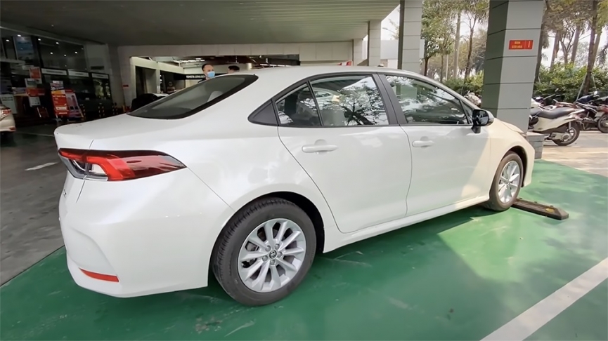 Toyota Corolla Altis 2022 sắp mở bán: Áp đảo công nghệ, giá bán gây bất ngờ 3 Toyota Corolla Altis 2022 sắp mở bán: Áp đảo công nghệ, giá bán gây bất ngờ 3