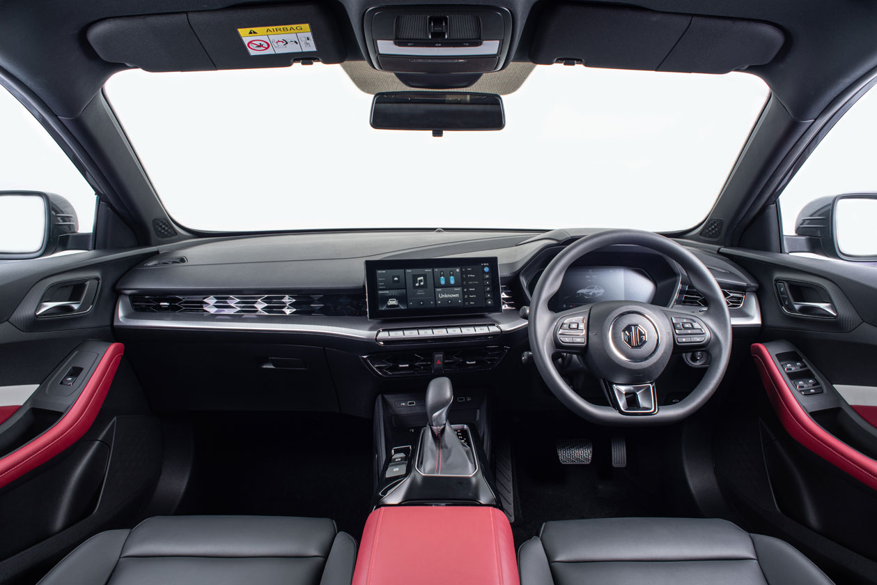 Một ‘siêu phẩm’ sedan hạng C sắp ra mắt: Giá rẻ hơn hẳn Mazda 3 hay Honda Civic - Ảnh 3