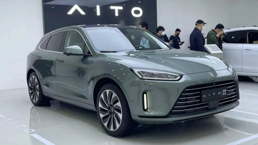 Huawei trình làng mẫu SUV điện đầu tiên: Thiết kế ấn tượng, tính năng hiện đại - Ảnh 1