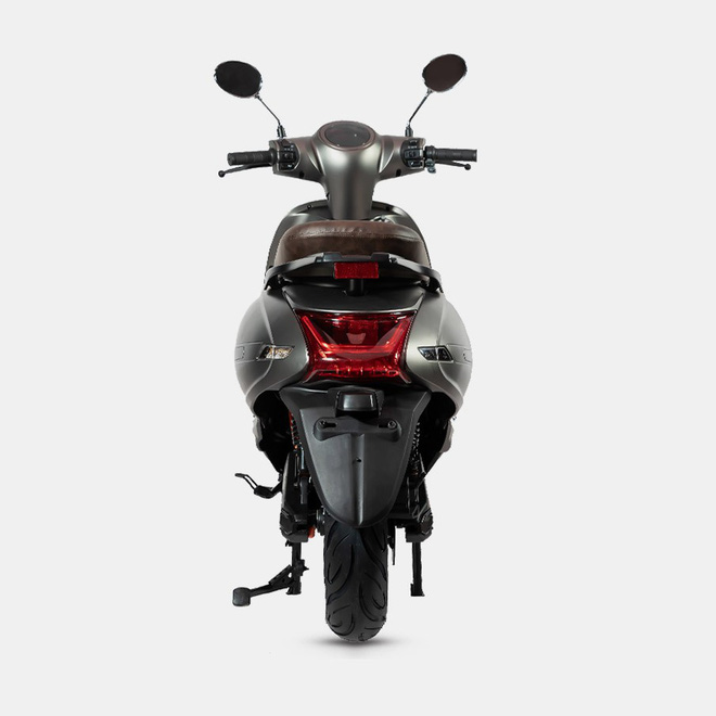Hãng xe Trung Quốc ra mắt mẫu xe điện mới: Kiểu dáng giống Vespa, giá cao hơn Honda SH 150i - Ảnh 3 Hãng xe Trung Quốc ra mắt mẫu xe điện mới: Kiểu dáng giống Vespa, giá cao hơn Honda SH 150i - Ảnh 3