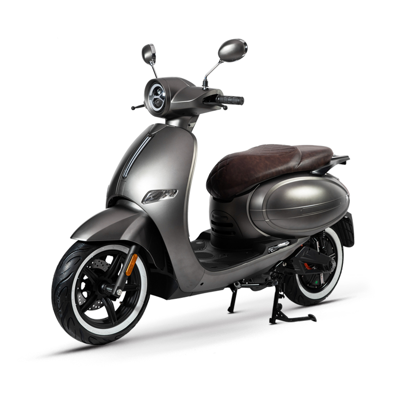Hãng xe Trung Quốc ra mắt mẫu xe điện mới: Kiểu dáng giống Vespa, giá cao hơn Honda SH 150i - Ảnh 2 Hãng xe Trung Quốc ra mắt mẫu xe điện mới: Kiểu dáng giống Vespa, giá cao hơn Honda SH 150i - Ảnh 2