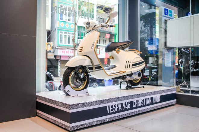 Xe Vespa siêu sang độc nhất Việt Nam, gây sốt thị trường với giá hơn 1 tỷ đồng - Ảnh 2 Xe Vespa siêu sang độc nhất Việt Nam, gây sốt thị trường với giá hơn 1 tỷ đồng - Ảnh 2