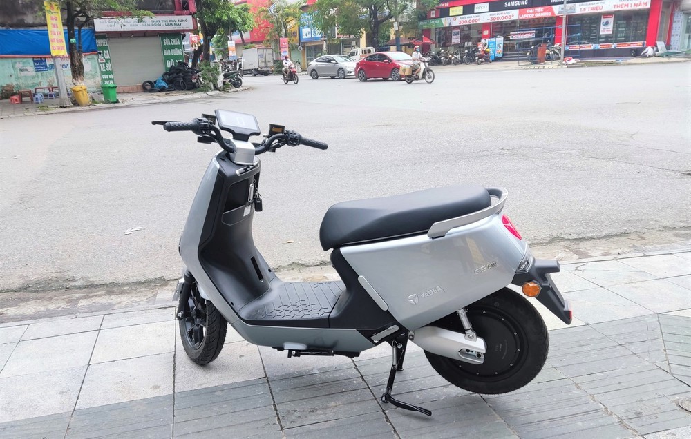 Mẫu xe máy điện G5 Lite với thiết kế độc đáo, giá chỉ ngang Honda Wave RSX - Ảnh 1