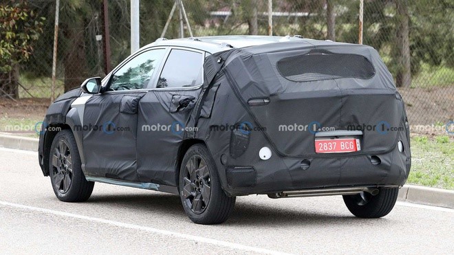 Hyundai Kona 2023 lộ diện với thiết kế trẻ trung, trang bị 'ngập' công nghệ - Ảnh 3 Hyundai Kona 2023 lộ diện với thiết kế trẻ trung, trang bị 'ngập' công nghệ - Ảnh 3