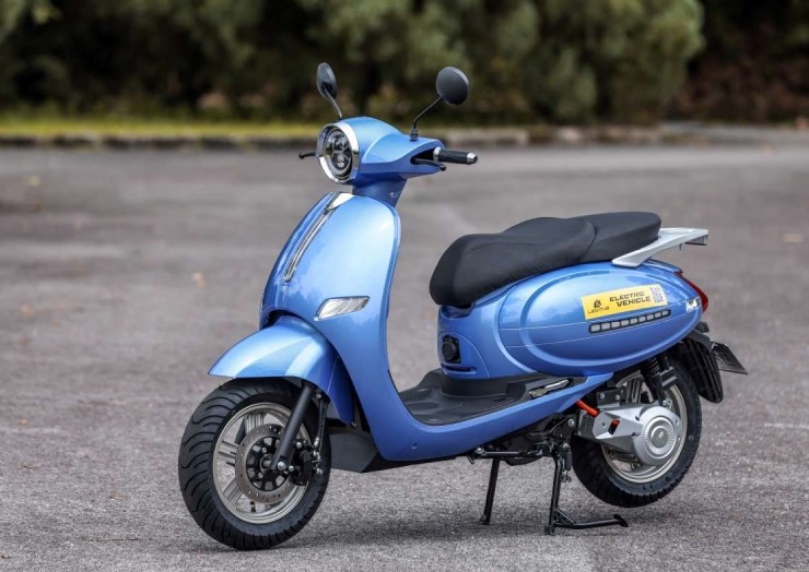 Đối thủ của Vinfast Klara có ngoại hình giống Vespa, trang bị bất ngờ - Ảnh 1