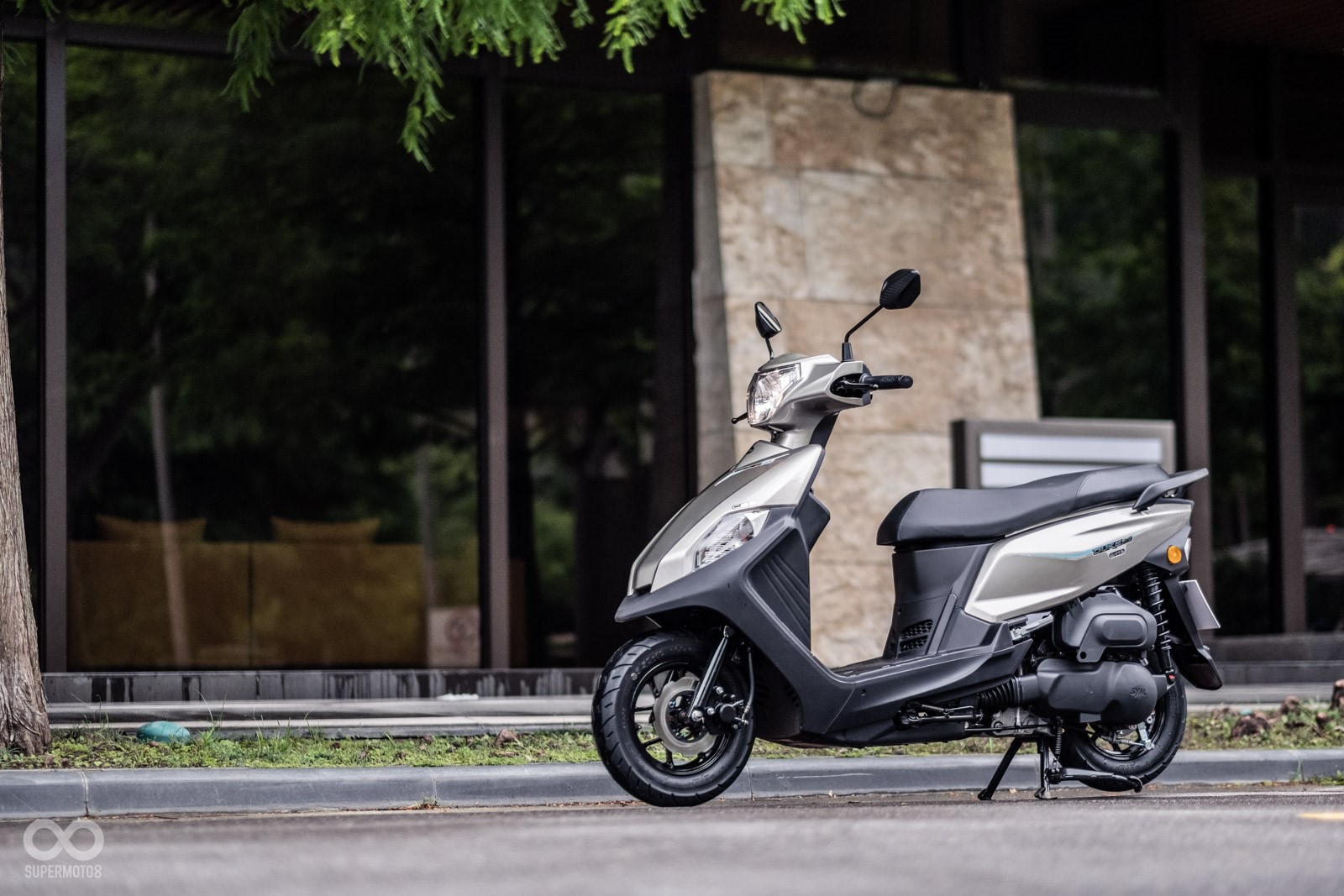 SYM ra mắt mẫu xe ga siêu tiết kiệm xăng, 'lấn át' Honda Vision - Ảnh 1