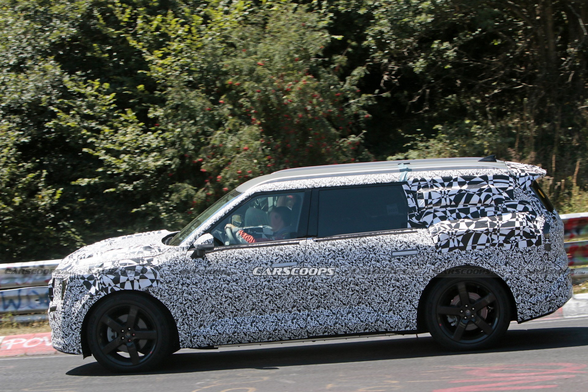 Kia EV9 2024 lộ diện với thiết kế mềm mại, khả năng sạc nhanh ấn tượng - Ảnh 2 Kia EV9 2024 lộ diện với thiết kế mềm mại, khả năng sạc nhanh ấn tượng - Ảnh 2