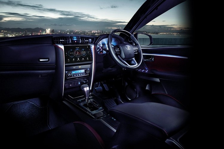 Toyota Fortuner 2023 trình làng với nhiều sự thay đổi đặc biệt, giá từ 941 triệu đồng - Ảnh 4 Toyota Fortuner 2023 trình làng với nhiều sự thay đổi đặc biệt, giá từ 941 triệu đồng - Ảnh 4