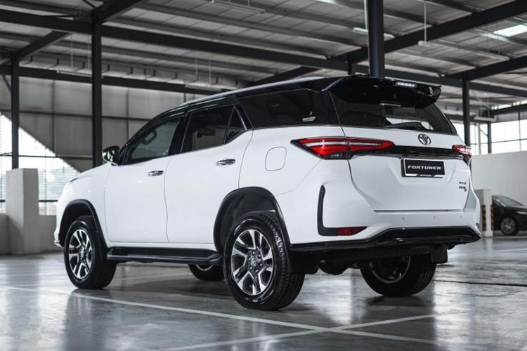 Toyota Fortuner 2023 trình làng với nhiều sự thay đổi đặc biệt, giá từ 941 triệu đồng - Ảnh 3 Toyota Fortuner 2023 trình làng với nhiều sự thay đổi đặc biệt, giá từ 941 triệu đồng - Ảnh 3