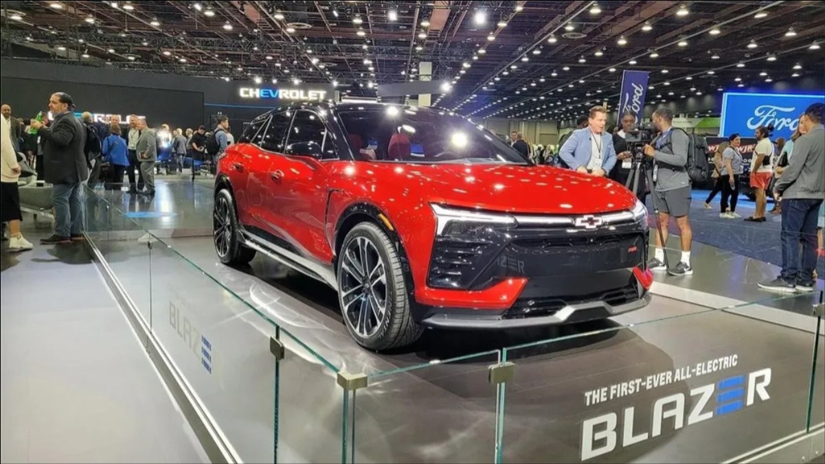 Chevrolet Blazer EV 2024 ra mắt với thiết kế siêu đẹp, quyết đấu VinFast VF8 - Ảnh 1 Chevrolet Blazer EV 2024 ra mắt với thiết kế siêu đẹp, quyết đấu VinFast VF8 - Ảnh 1