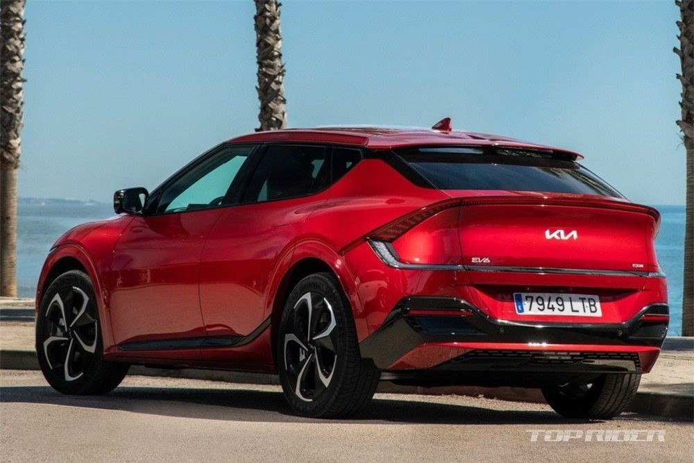 Kia EV6 có bản nâng cấp mới, sẵn sàng quyết đấu VinFast VF8 - Ảnh 2 Kia EV6 có bản nâng cấp mới, sẵn sàng quyết đấu VinFast VF8 - Ảnh 2