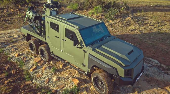 Toyota Land Cruiser bản bọc thép, trang bị súng chiến đấu đồ sộ - Ảnh 3 Toyota Land Cruiser bản bọc thép, trang bị súng chiến đấu đồ sộ - Ảnh 3