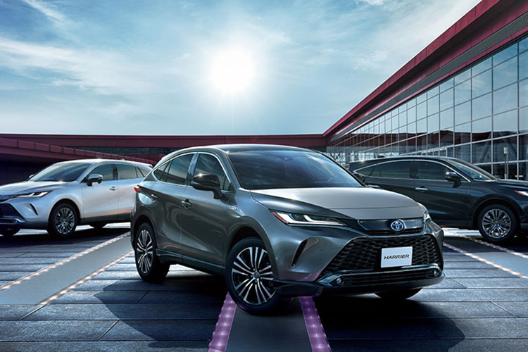 Toyota Harrier 2023 ra mắt bản siêu tiết kiệm xăng, chạy 100km chỉ tốn 4,8 lít xăng - Ảnh 1 Toyota Harrier 2023 ra mắt bản siêu tiết kiệm xăng, chạy 100km chỉ tốn 4,8 lít xăng - Ảnh 1