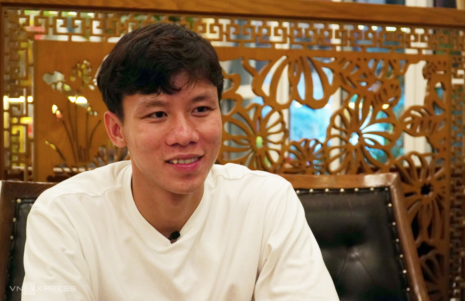 Quê Ngọc Hải lên tiếng bảo vệ đội nhà ở trận thắng Bình Dương