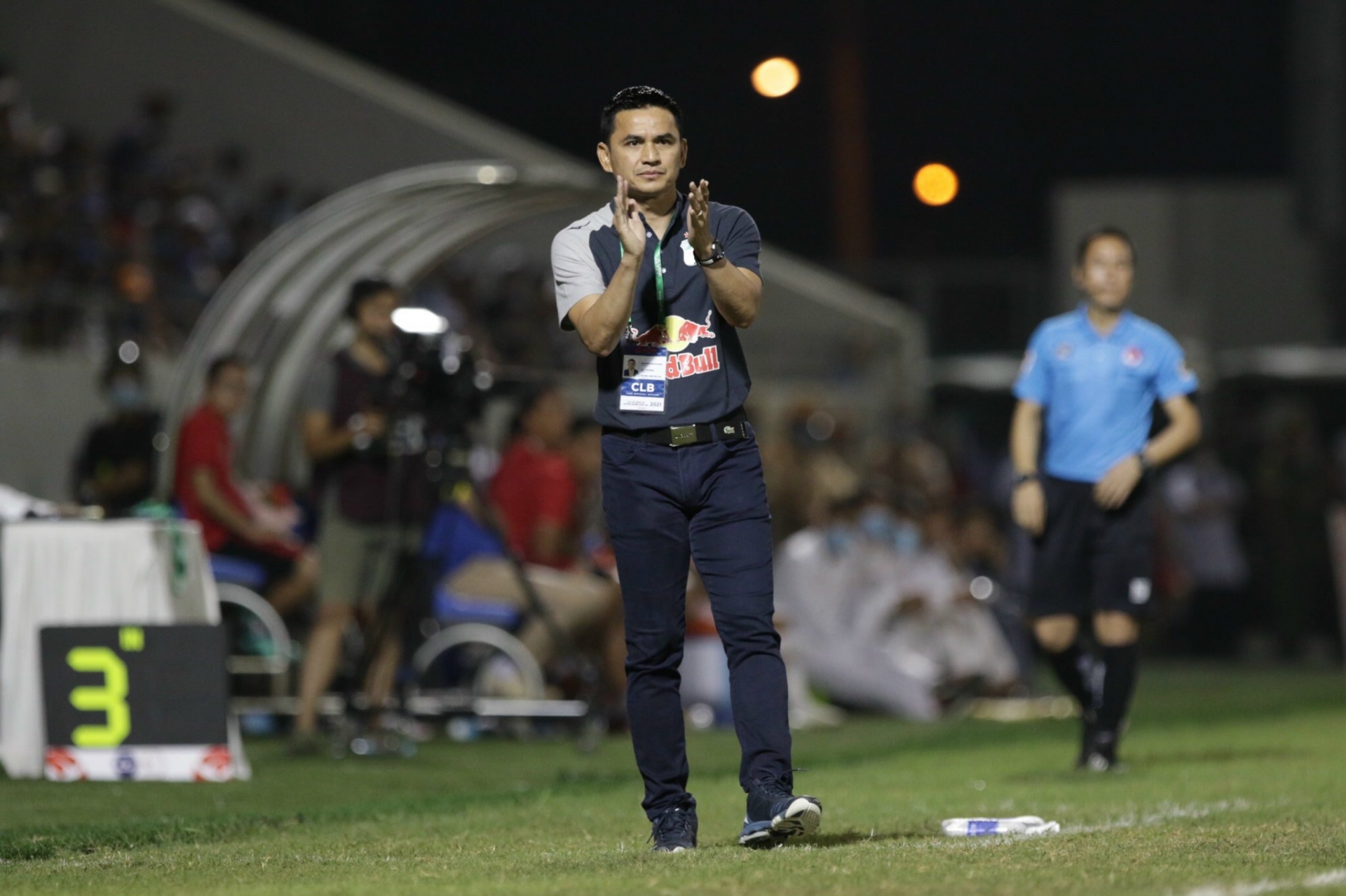 HLV Kiatisak sẽ tạo nên cuộc cạnh tranh công bằng cho các cầu thủ