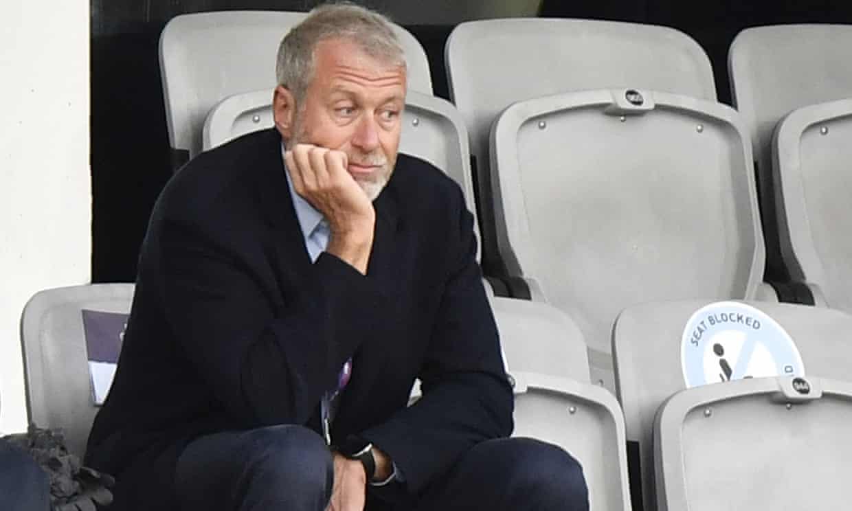 Chủ tịch Abramovich buộc phải giao bán Chelsea.