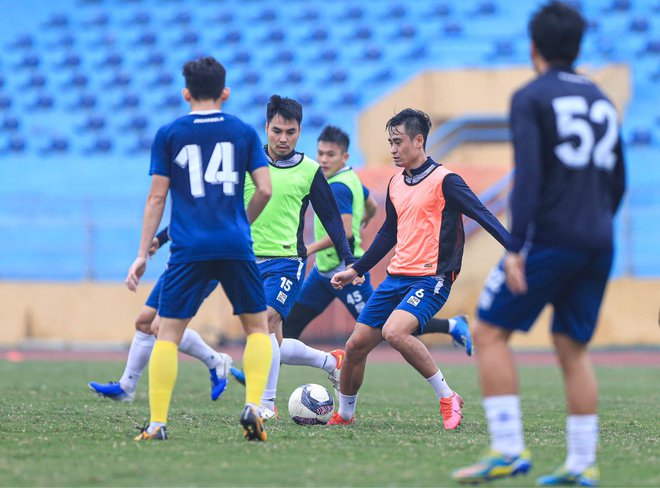 Cầu thủ Hà Nội tích cực tập luyện chờ ngày thi đấu. Ảnh: Hà Nội FC Cầu thủ Hà Nội tích cực tập luyện chờ ngày thi đấu. Ảnh: Hà Nội FC