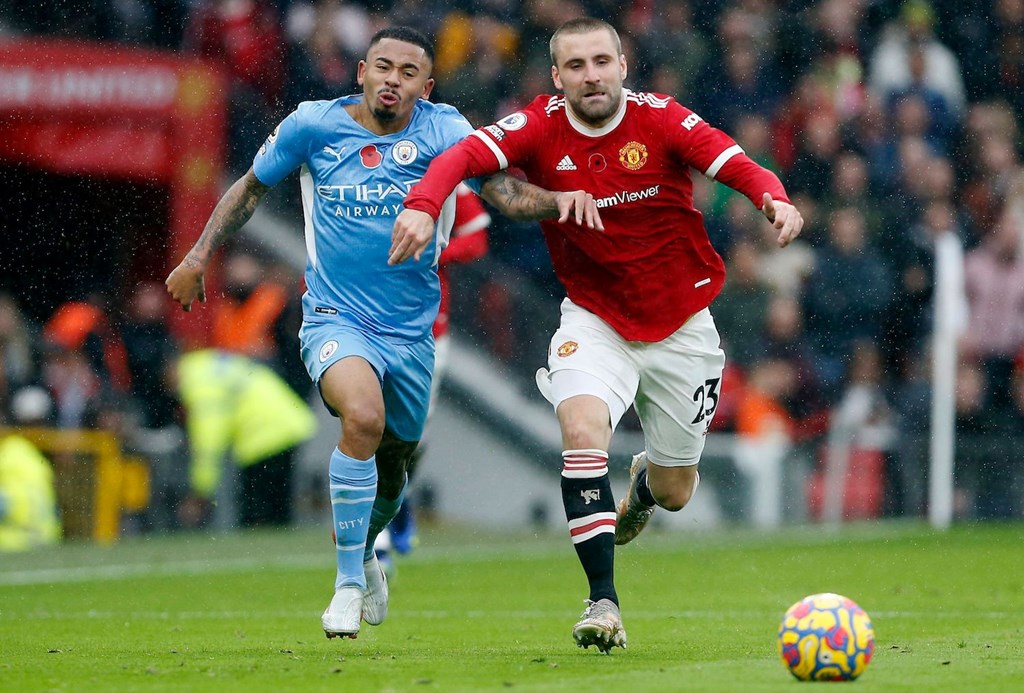 Những trận derby Manchester luôn căng thẳng và quyết liệt. (Ảnh: Reuters)