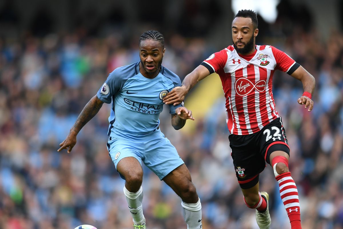 Sterling (xanh) được kỳ vọng sẽ tỏa sáng đưa Man City vào bán kết. Ảnh: Internet
