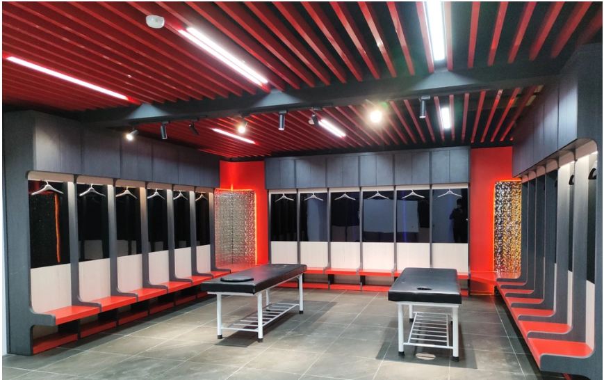 Phòng thay đồ tại sân Lạch Tray sau khi nâng cấp. Ảnh: Internet