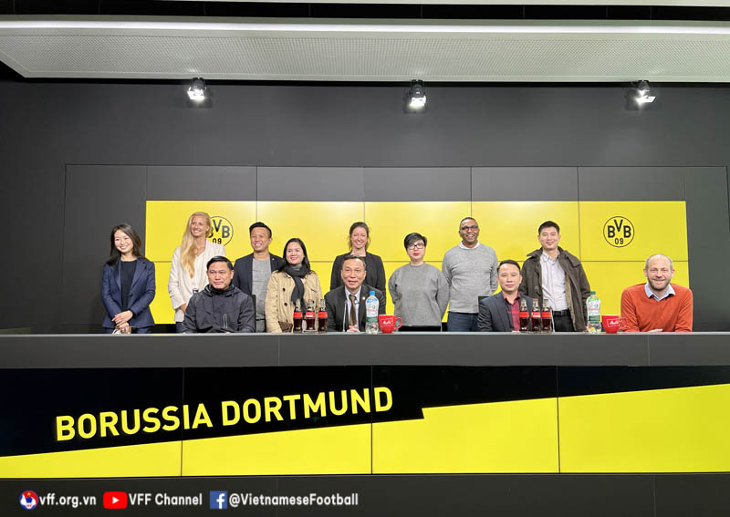 Ông Trần Quốc Tuấn – Q.Chủ tịch VFF đã có buổi làm việc trực tiếp tại CLB Borussia Dortmund. Ảnh: VFF