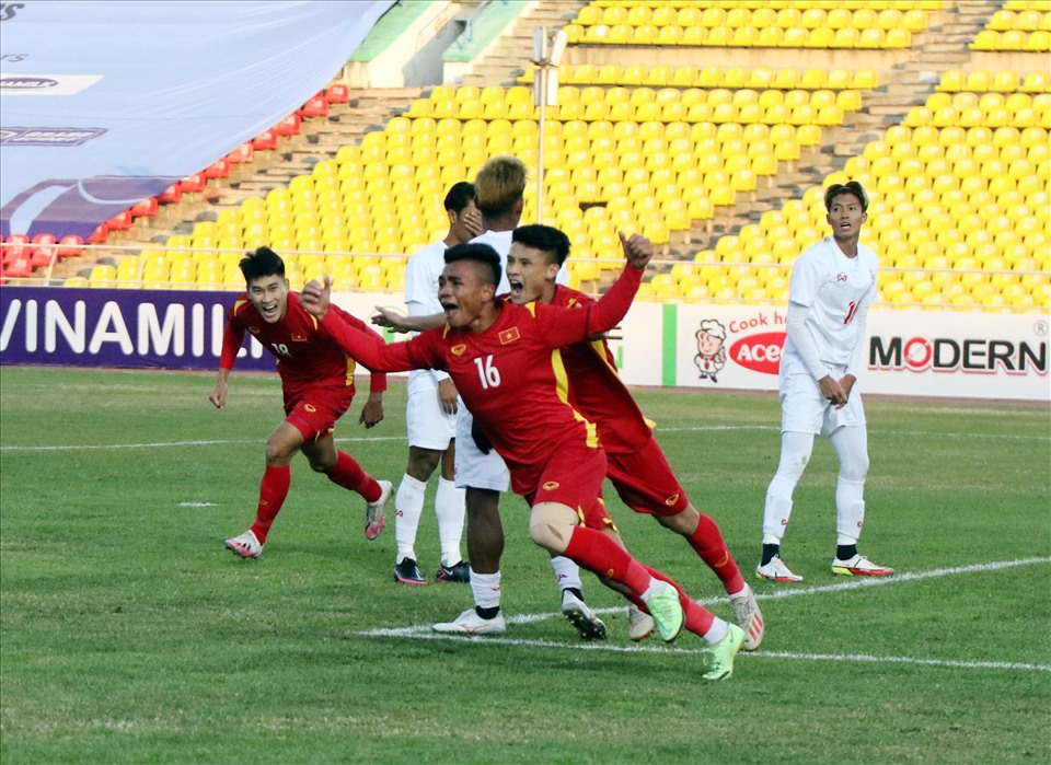 Hồ Thanh Minh ghi bàn vào lưới U23 Myanmar ở VL U23 châu Á 2022. Ảnh: Internet