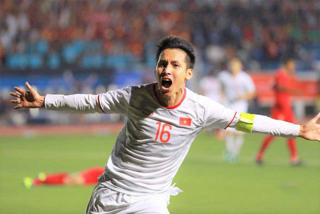 Hùng Dũng tiếp tục đeo băng thủ quân của U23 Việt Nam tại SEA Games 31. Ảnh: Internet Hùng Dũng tiếp tục đeo băng thủ quân của U23 Việt Nam tại SEA Games 31. Ảnh: Internet